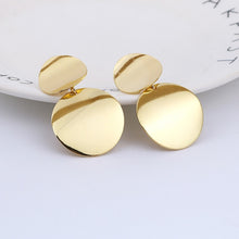 Load image into Gallery viewer, 2019 Fashion Non Pierced Clip On Earrings Gold Black Metal Round Disc Statement Ear Clips for Women Bijoux Brincos Party Gift